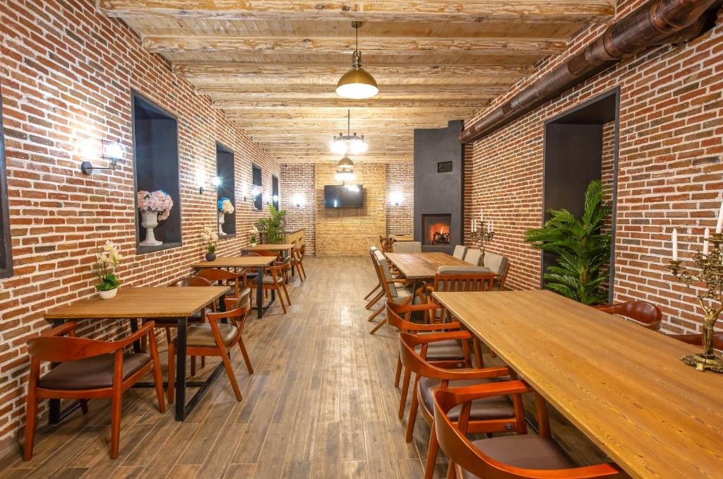 Тбилиси: Hotel Royal Inn