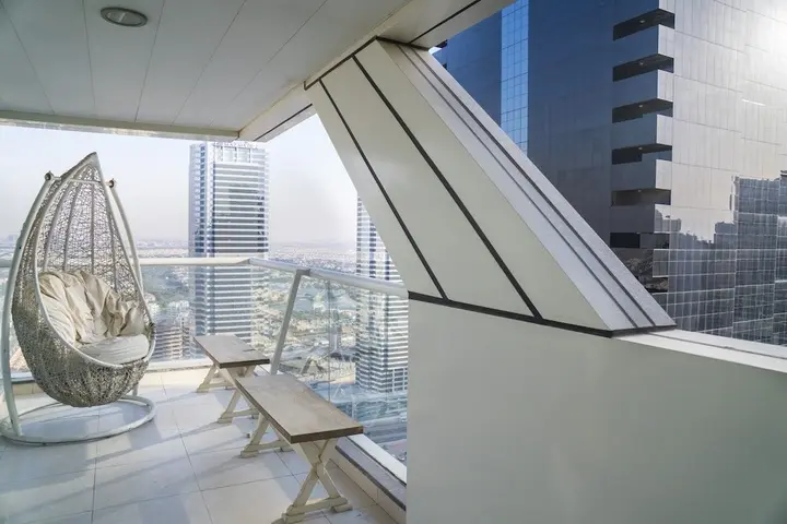 Дубай: Airbetter Arch Tower Jlt