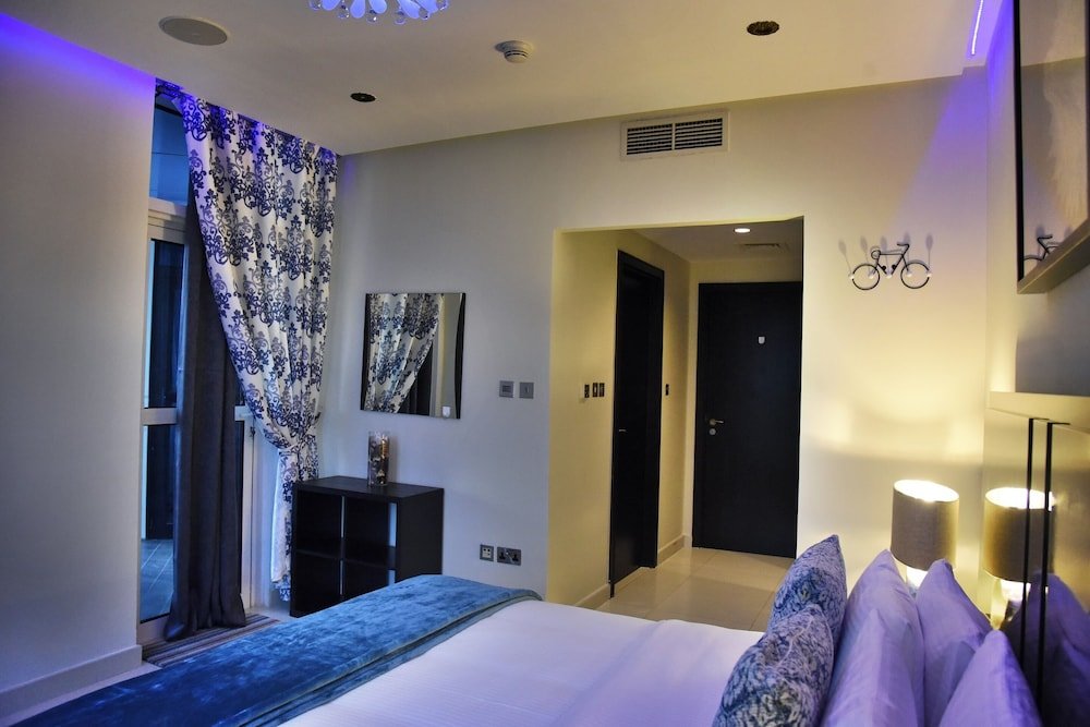 Дубай: 3 BR Spectacular view in Marina