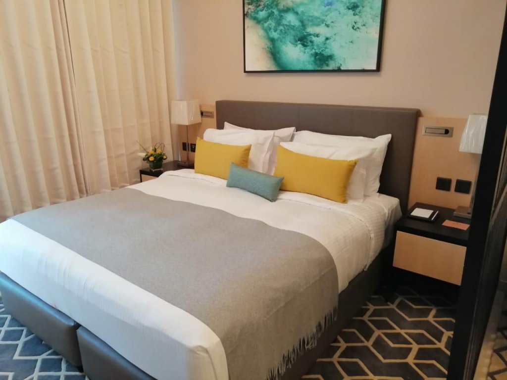Дубай: Millennium Executive Apartments Mont Rose