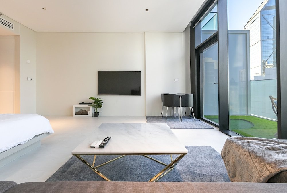 Дубай: Driven Holiday Homes Marquise Square
