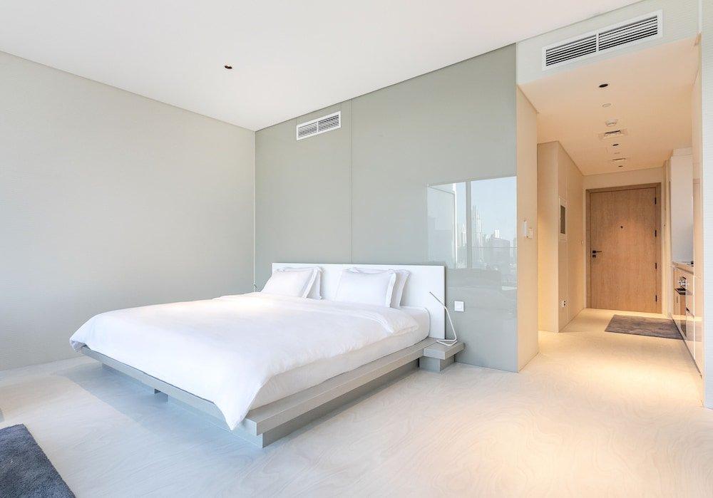 Дубай: Driven Holiday Homes Marquise Square