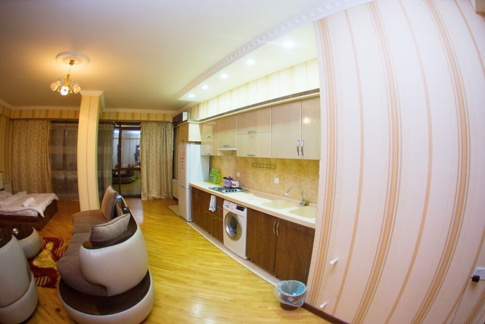 Баку: Туристические апартаменты в Баку, B127