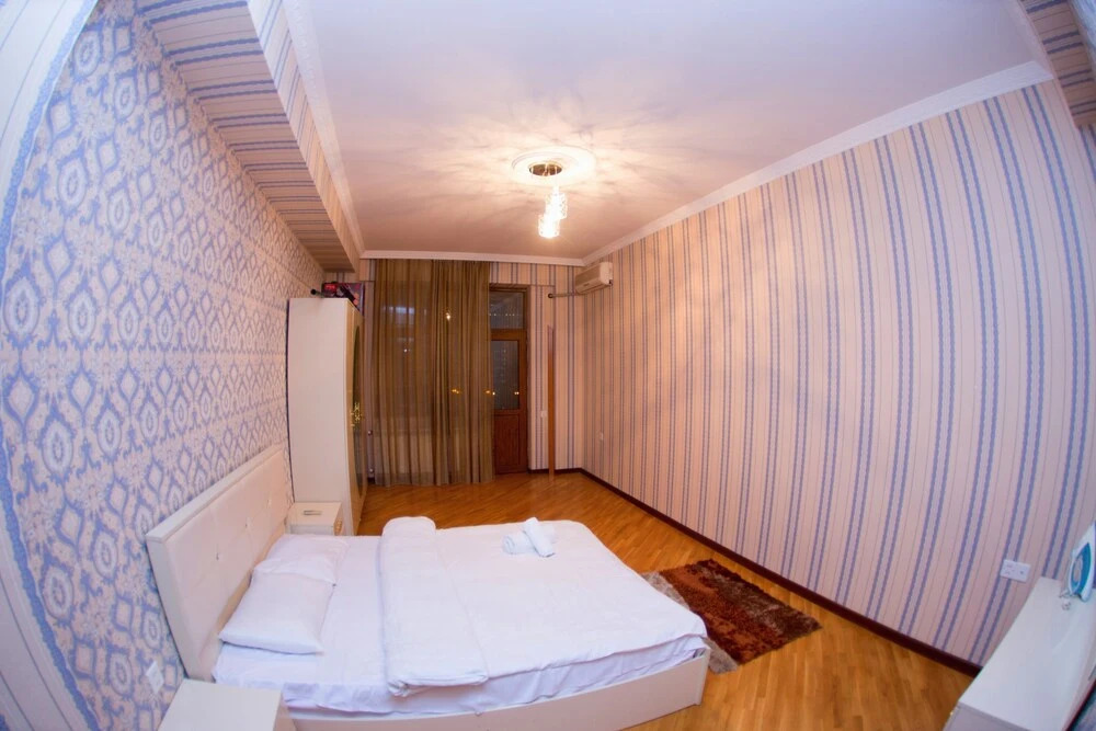 Баку: Туристические апартаменты в Баку, B127