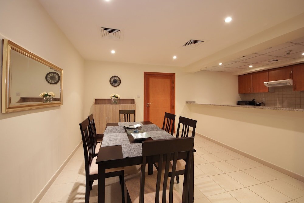 Дубай: New Arabian Holiday Homes- Al Dhafara