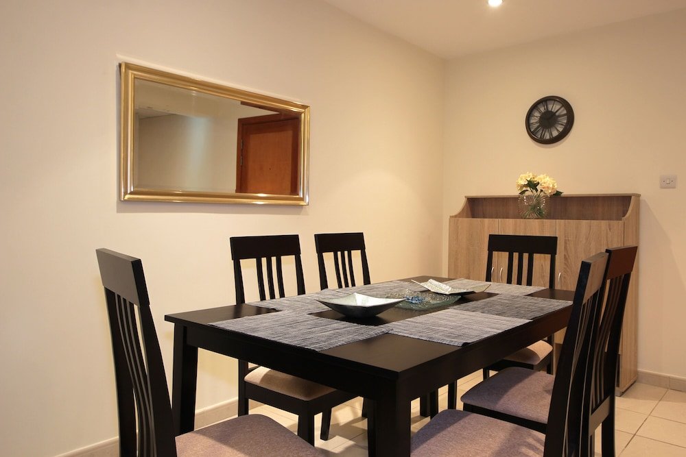 Дубай: New Arabian Holiday Homes- Al Dhafara