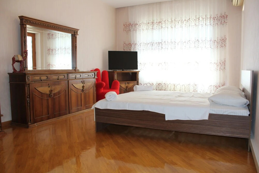 Баку: Apartment on Akademik Sh. Azizbayov 88a