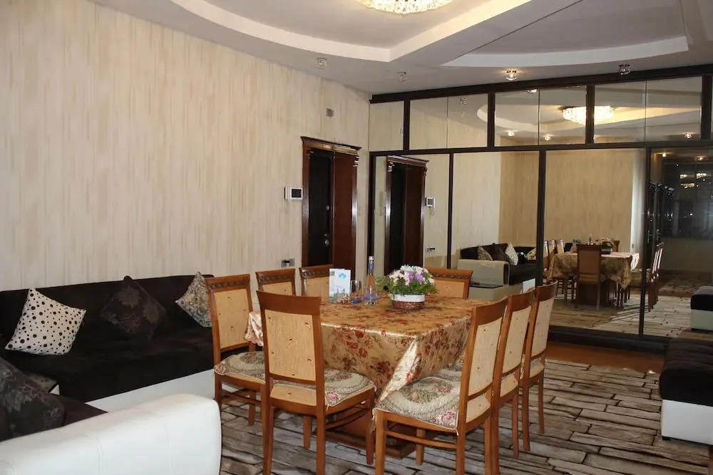Баку: Apartment on Akademik Sh. Azizbayov 88a