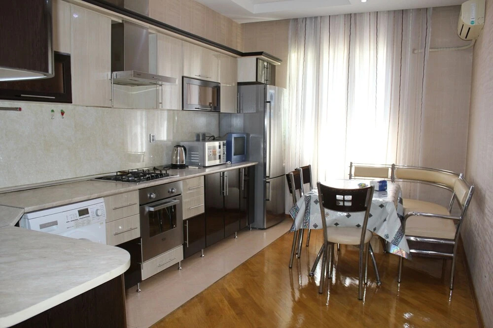 Баку: Apartment on Akademik Sh. Azizbayov 88a