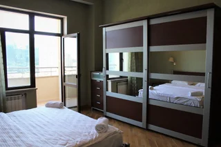 Баку: Apartment on Zivarbay Ahmadbayov 10