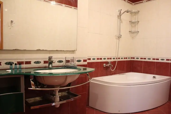 Баку: Apartment on Zivarbay Ahmadbayov 10