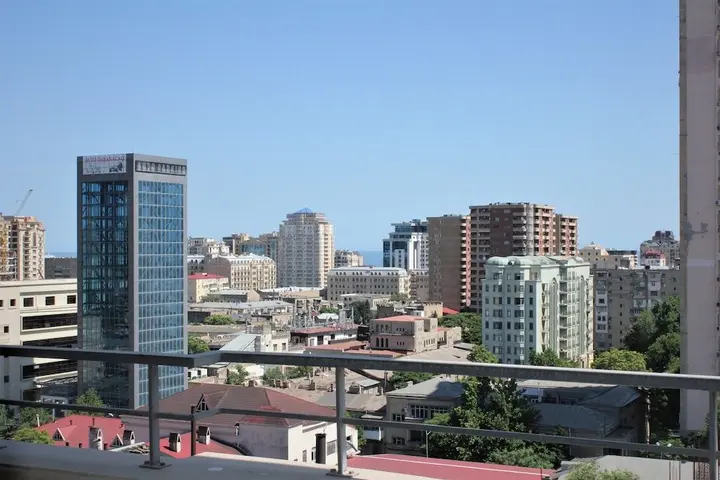 Баку: Apartment on Zivarbay Ahmadbayov 10