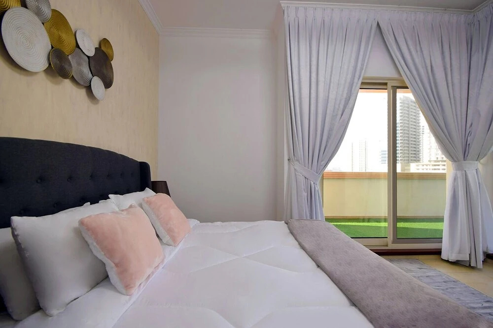Дубай: Key Host Canal Residence Ven 06