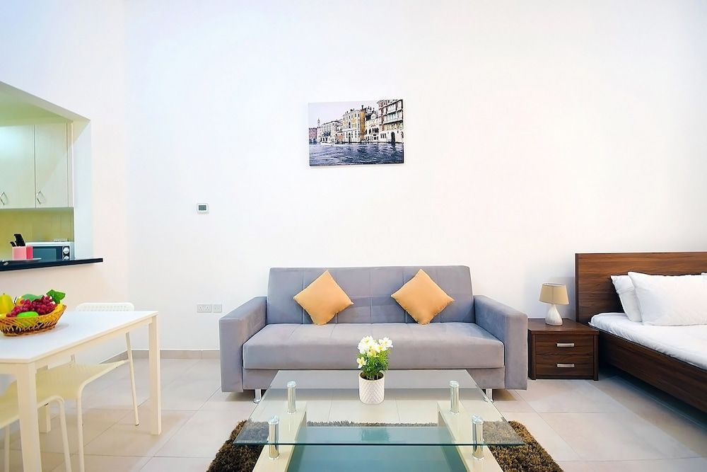 Дубай: Key Host Canal Residence Ven 06