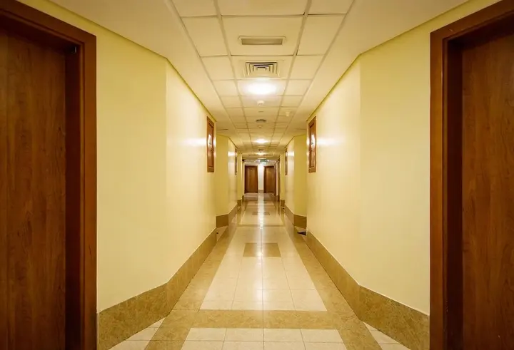 Дубай: Key Host Crescent Tower