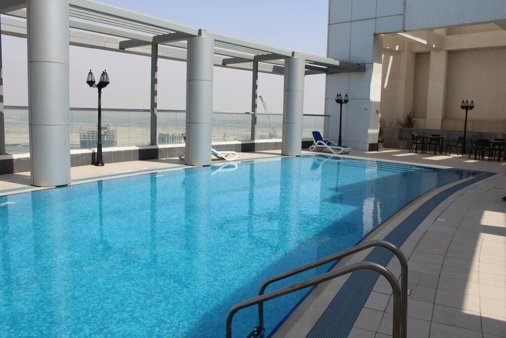 Дубай: Vacation bay Burj Al Noujum Tower