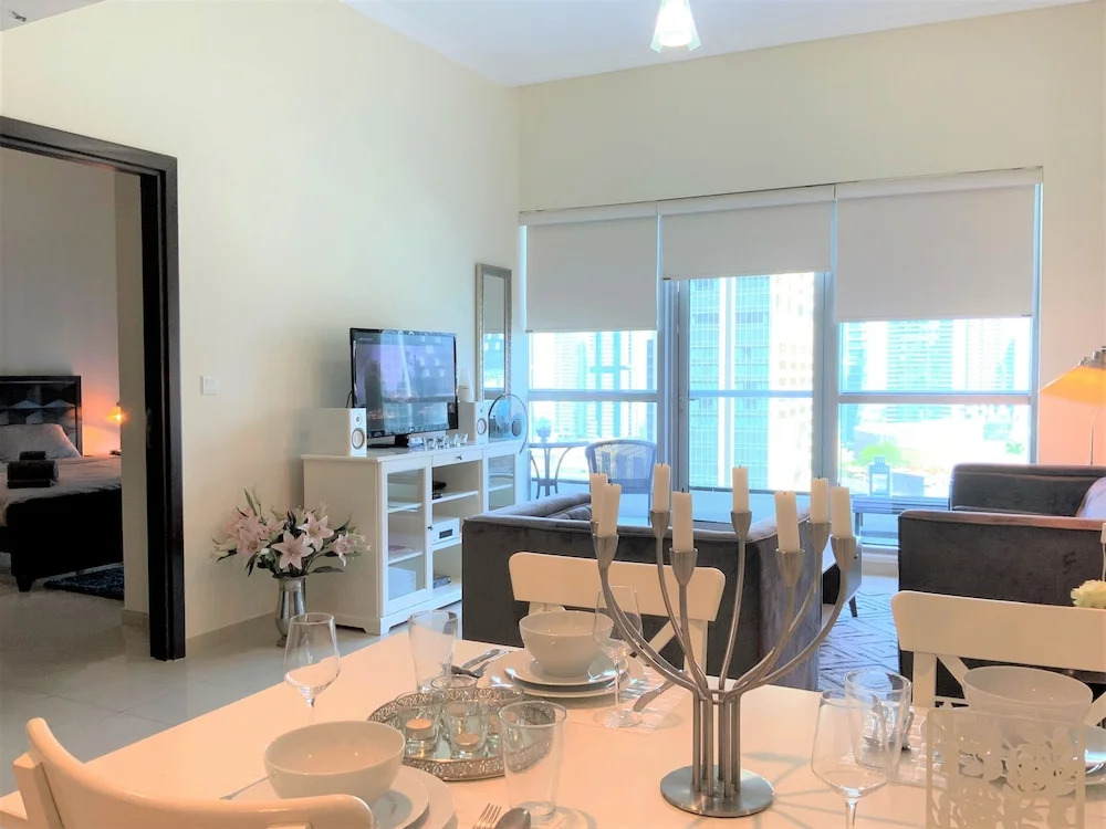 Дубай: Ascapes Bay Central 1 Tower