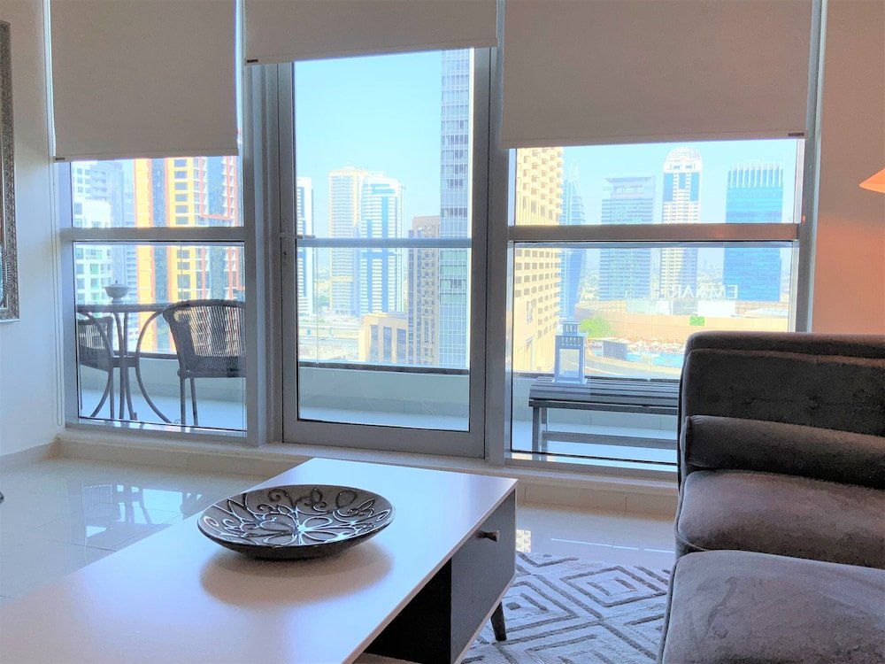Дубай: Ascapes Bay Central 1 Tower