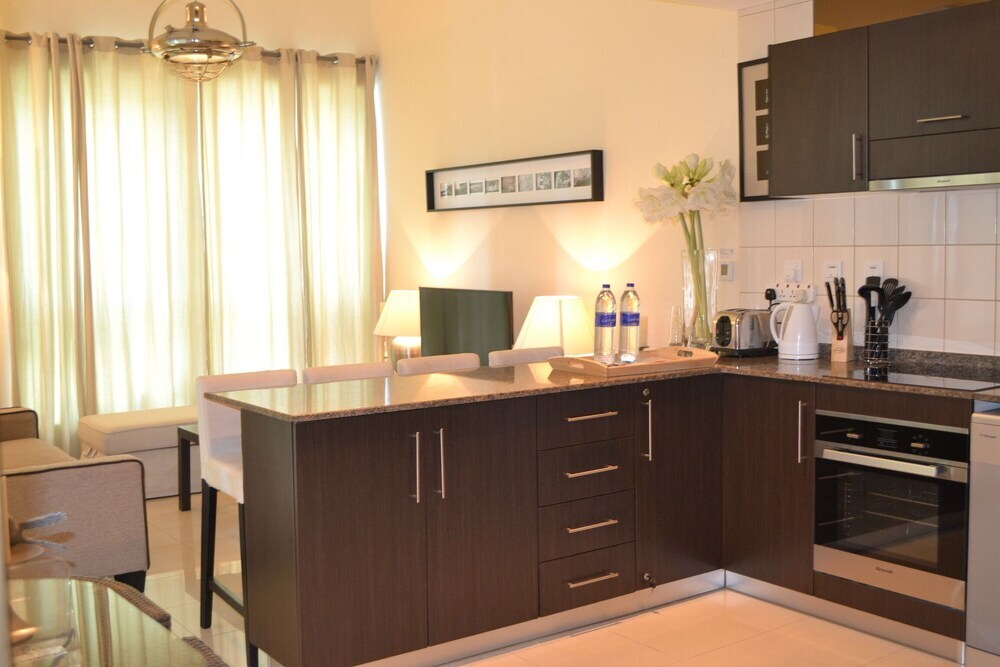 Дубай: Ascapes Bay Central 1 Tower