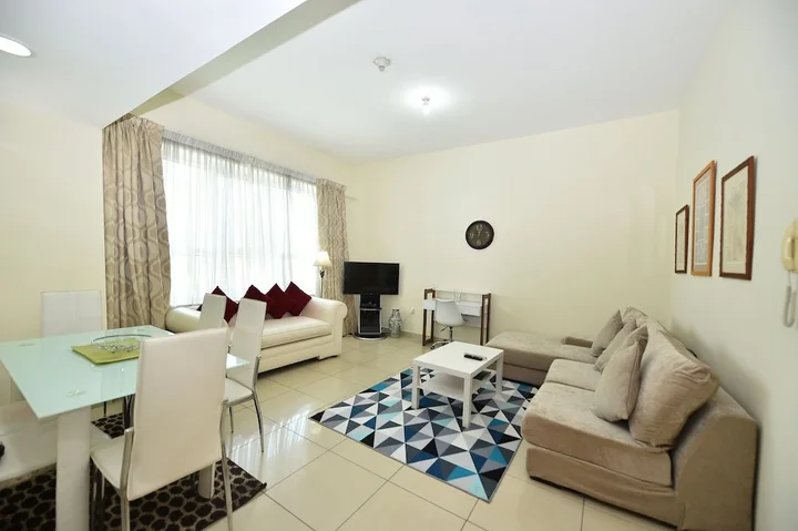Дубай: One Bedroom Apt. in JLT near Metro Station -AWD