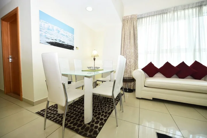 Дубай: One Bedroom Apt. in JLT near Metro Station -AWD