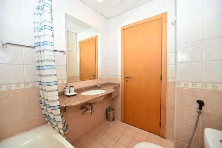 Дубай: One Bedroom Apt. in JLT near Metro Station -AWD