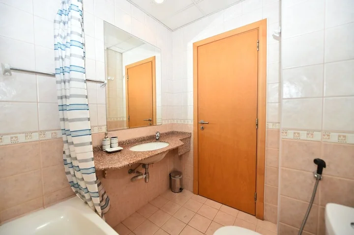 Дубай: One Bedroom Apt. in JLT near Metro Station -AWD