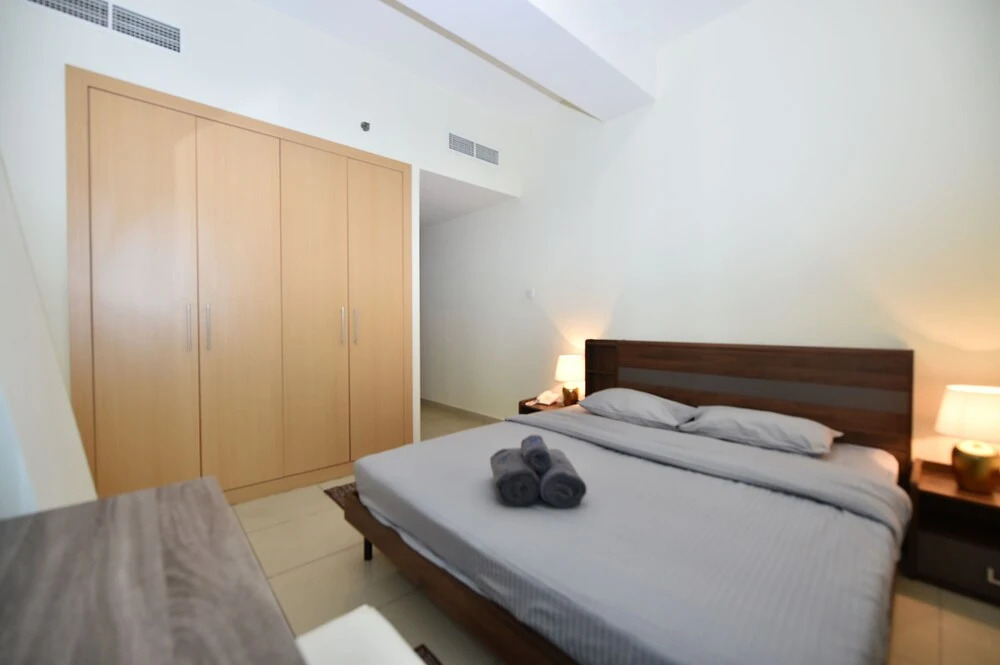 Дубай: One Bedroom Apt. in JLT near Metro Station -AWD