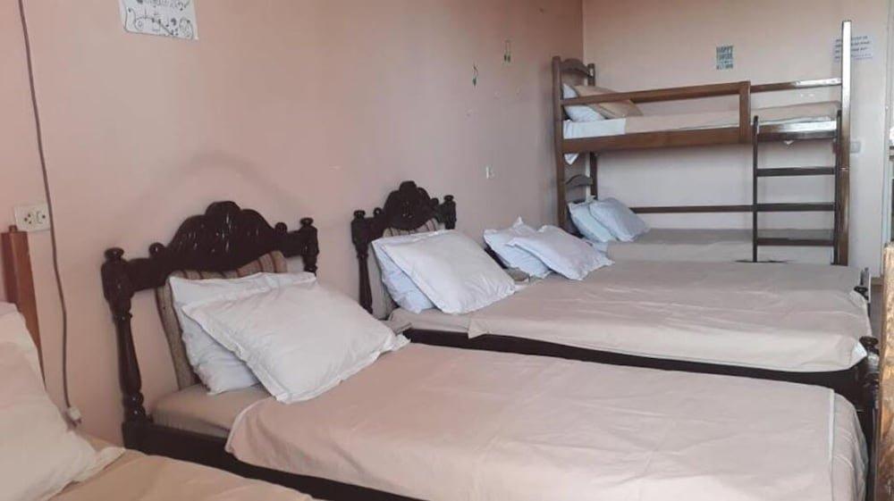 Ереван: Shamrock Hostel 18