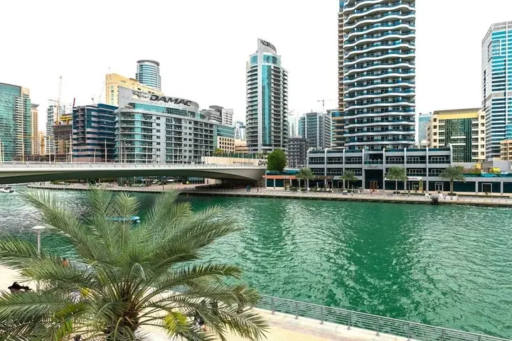 Дубай: Driven Holiday Homes Sparkle Towers