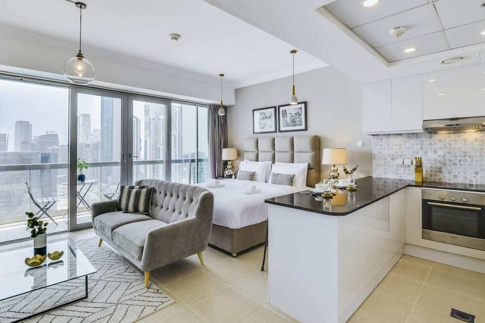 Дубай: Luxurious Downtown Apartment by Burj Khalifa