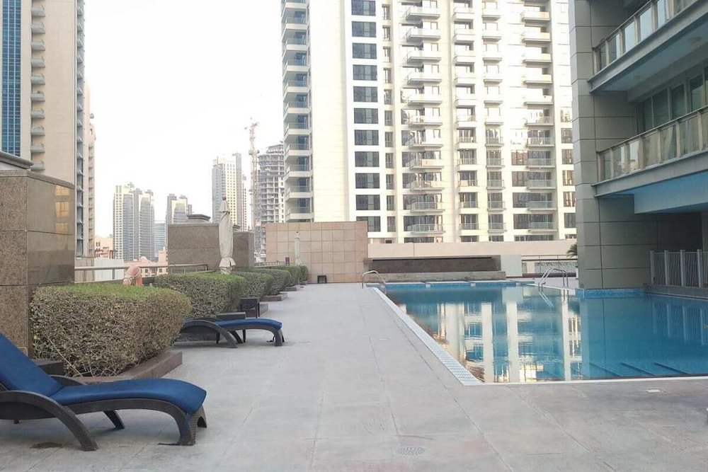 Дубай: Luxurious Downtown Apartment by Burj Khalifa