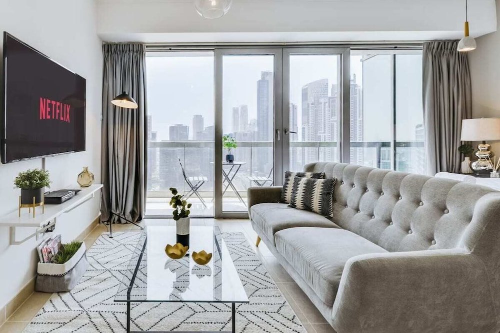Дубай: Luxurious Downtown Apartment by Burj Khalifa