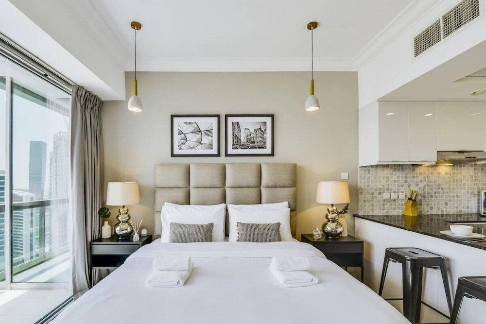 Дубай: Luxurious Downtown Apartment by Burj Khalifa
