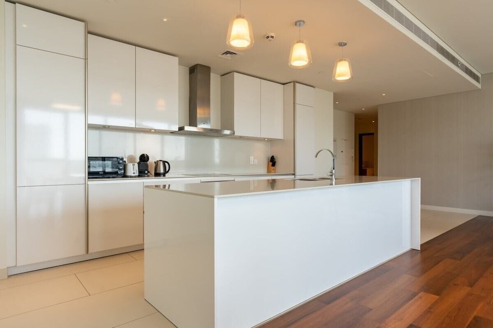 Дубай: Stunning 4BR Apt in Citywalk by GuestReady