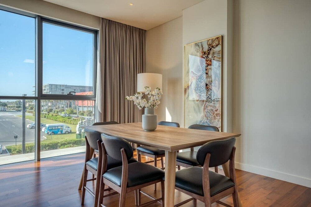 Дубай: Stunning 4BR Apt in Citywalk by GuestReady