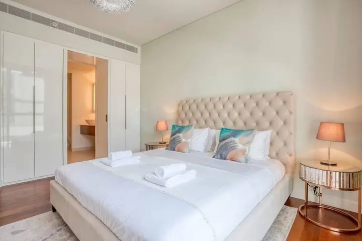 Дубай: Captivating Apt in City Walk Pool View!