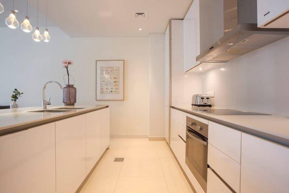 Дубай: Captivating Apt in City Walk Pool View!