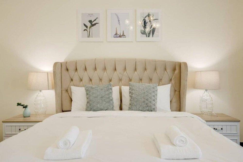 Дубай: Stunning Apartment Next To Damac Metro Station