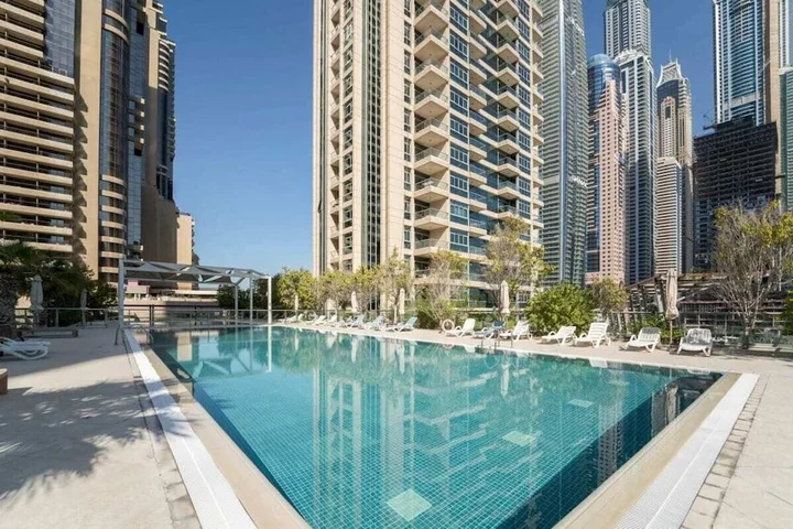 Дубай: Designer Apartment Beautiful Waterfront View