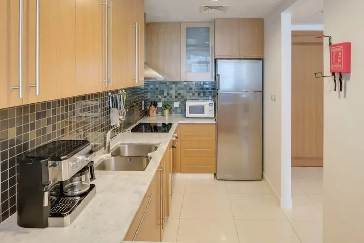Дубай: Designer Apartment Beautiful Waterfront View