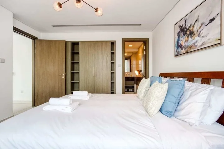 Дубай: Bright Apartment, Steps Away To Burj Khalifa