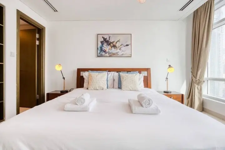 Дубай: Bright Apartment, Steps Away To Burj Khalifa