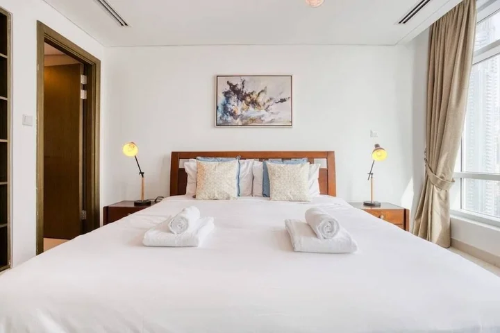 Дубай: Bright Apartment, Steps Away To Burj Khalifa