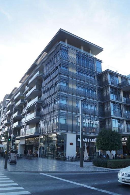 Дубай: Gorgeous Apt in Citywalk, HubZero Pool View by GuestReady