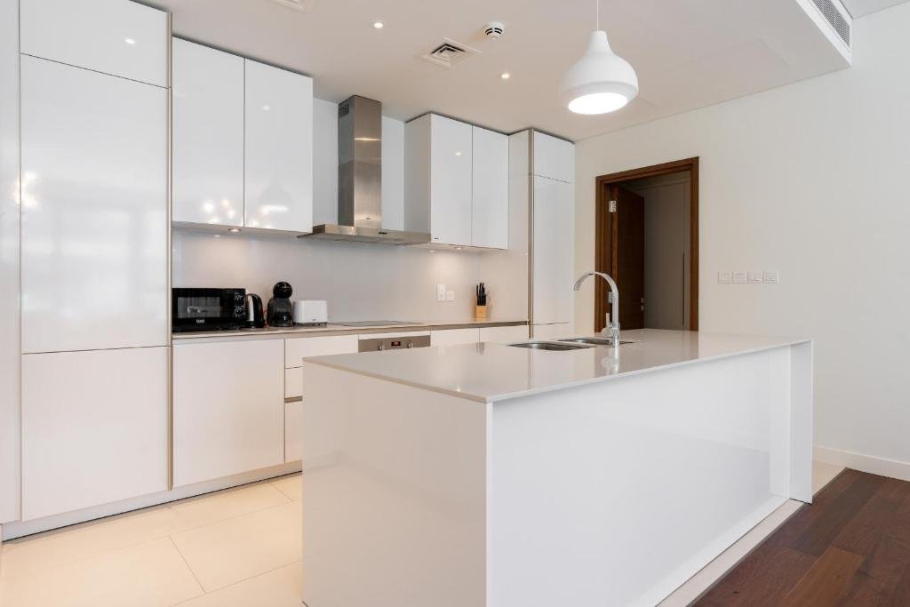 Дубай: Gorgeous Apt in Citywalk, HubZero Pool View by GuestReady