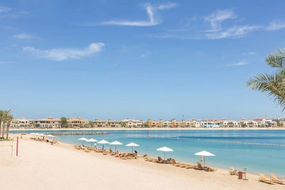 Дубай: Private Beach & Pool Right on Your Doorstep!