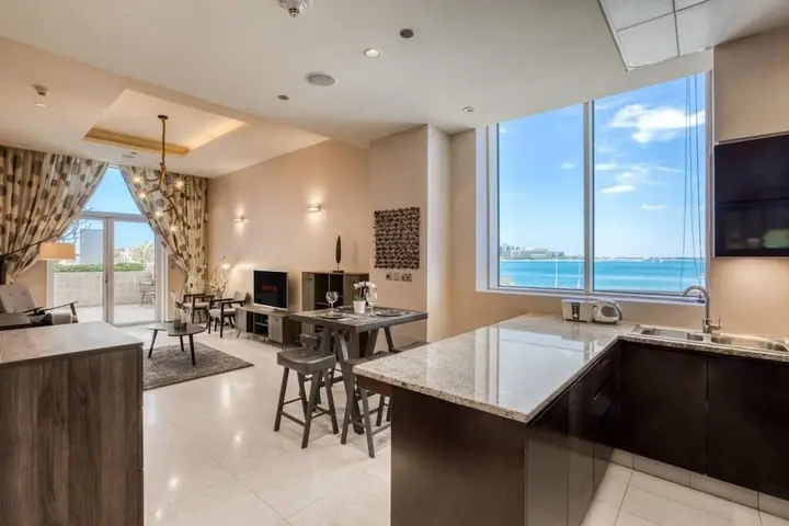 Дубай: Private Beach & Pool Right on Your Doorstep!