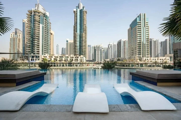 Дубай: Modern Apartment with Amazing Infinity Pool