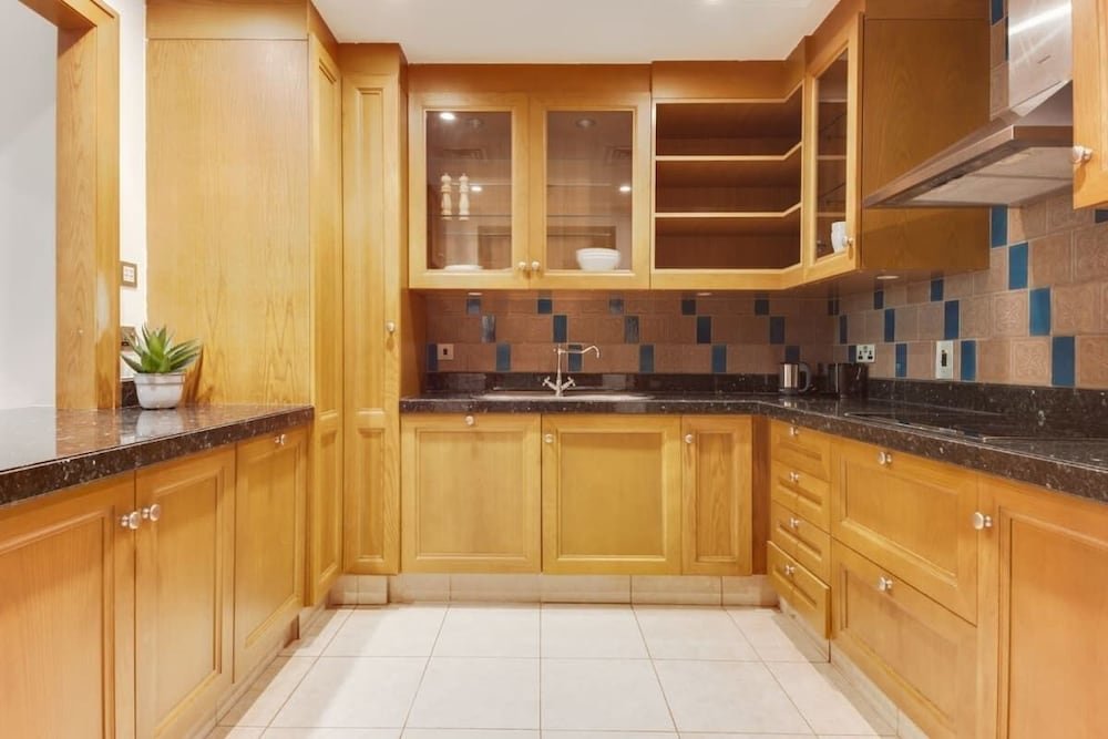 Дубай: Newly Furnished Family Home Near Burj Khalifa!